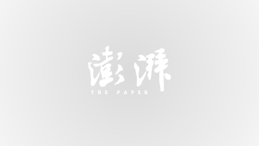 真心建議：睡前千萬別把手機放床頭